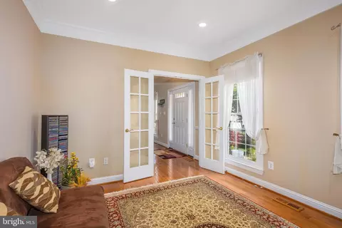 Entry Way - 3 Maplecrest Ct, Potomac, MD 20854 photo 2 of 2