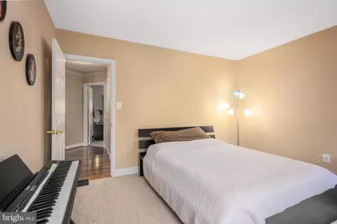 Bedroom - 3 Maplecrest Ct, Potomac, MD 20854 photo 6 of 8
