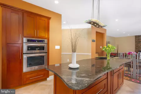 Kitchen - 3 Maplecrest Ct, Potomac, MD 20854 photo 4 of 4
