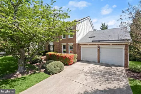 917 Willowleaf Way, Potomac, MD 20854