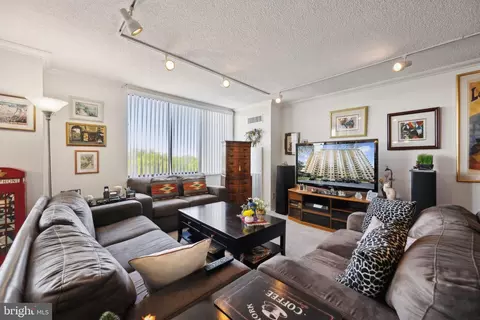 5225 Pooks Hill Rd #1418S, Bethesda, MD 20814