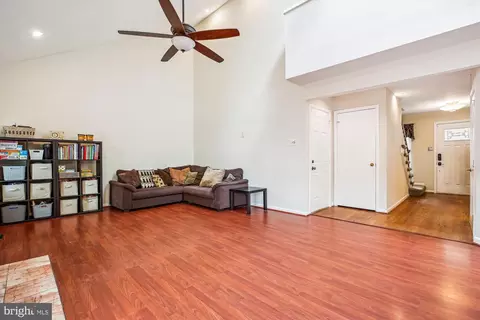 Entry Way - 1151 Kersey Rd, Silver Spring, MD 20902 photo 4 of 8