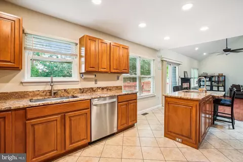 Kitchen - 1151 Kersey Rd, Silver Spring, MD 20902 photo 4 of 5
