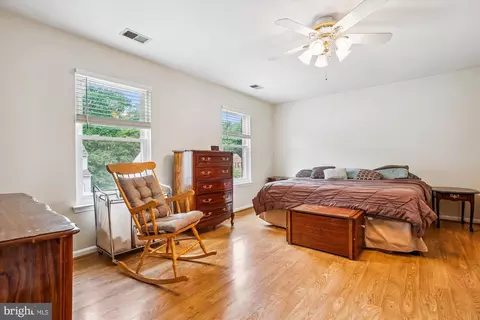 Bedroom - 1151 Kersey Rd, Silver Spring, MD 20902 photo 1 of 5