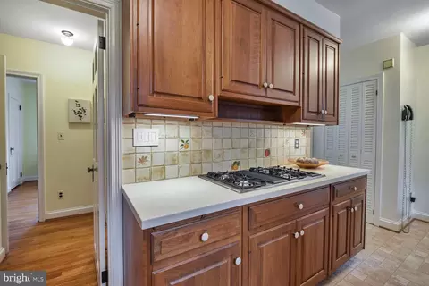 1200 Highland Dr, Silver Spring, MD 20910 photo 11