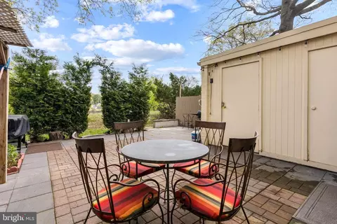 18747 Walkers Choice Rd, Montgomery Village, MD 20886