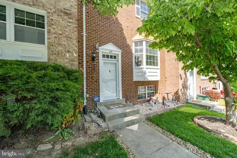 89 Travis Ct, Gaithersburg, MD 20879 photo 2