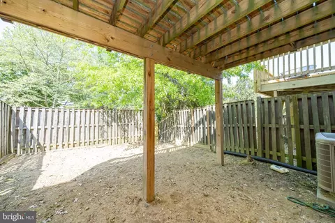 89 Travis Ct, Gaithersburg, MD 20879 photo 40