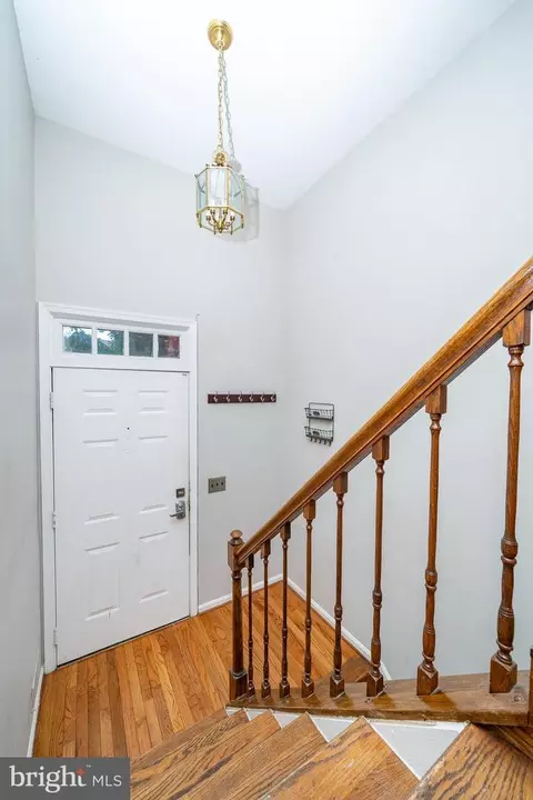 89 Travis Ct, Gaithersburg, MD 20879 photo 3