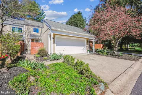 20636 Highland Hall Dr, Montgomery Village, MD 20886