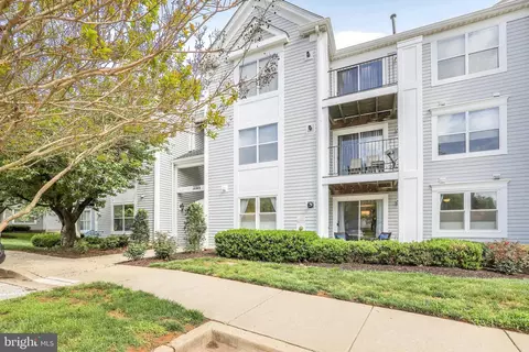 10003 Vanderbilt Cir #4-1, Rockville, MD 20850