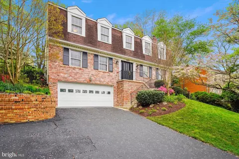 9803 Stoneybrook Dr, Kensington, MD 20895