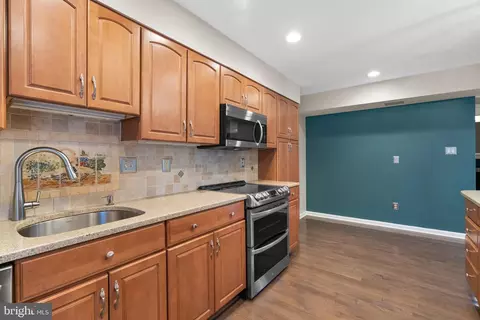 Kitchen - 1000 Windrush Ln #18, Sandy Spring, MD 20860 photo 3 of 3