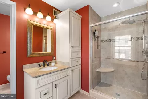 Bath - 1000 Windrush Ln #18, Sandy Spring, MD 20860 photo 2 of 4