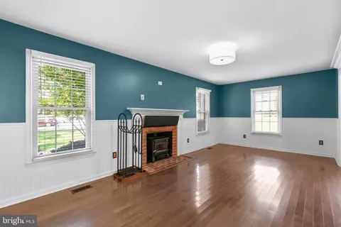 Living - 1000 Windrush Ln #18, Sandy Spring, MD 20860 photo 3 of 3