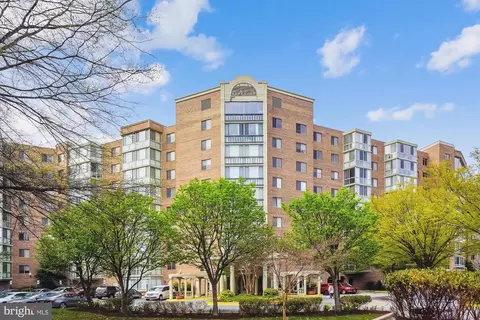 3005 S Leisure World Blvd #717, Silver Spring, MD 20906