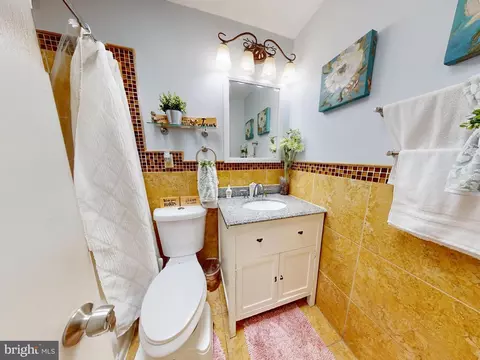 Bath - 1912 Arcola Ave, Silver Spring, MD 20902 photo 5 of 6