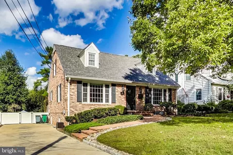 Exterior - 12 Hutton St, Gaithersburg, MD 20877 photo 11 of 13