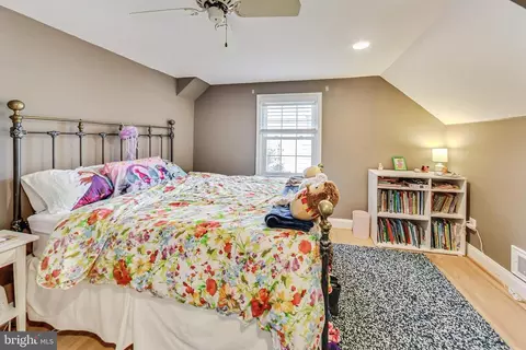 Bedroom - 12 Hutton St, Gaithersburg, MD 20877 photo 4 of 8