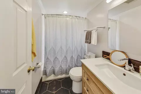 Bath - 12 Hutton St, Gaithersburg, MD 20877 photo 3 of 6