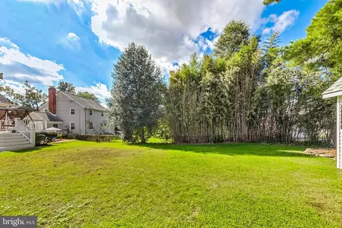 Exterior - 12 Hutton St, Gaithersburg, MD 20877 photo 6 of 13