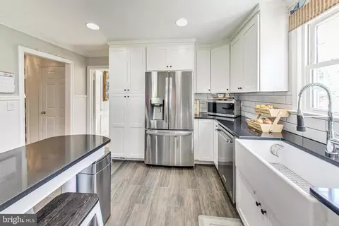 Kitchen - 12 Hutton St, Gaithersburg, MD 20877 photo 3 of 3