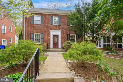 4534 Middleton Ln, Bethesda, MD 20814