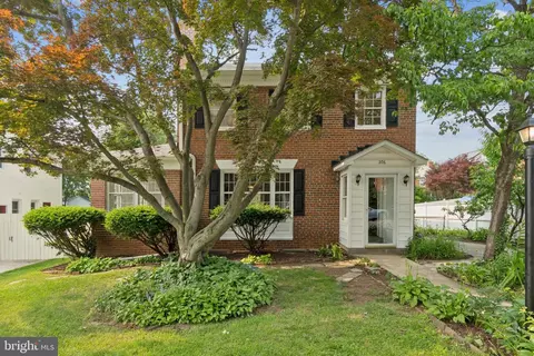 206 E Indian Spring Dr, Silver Spring, MD 20901