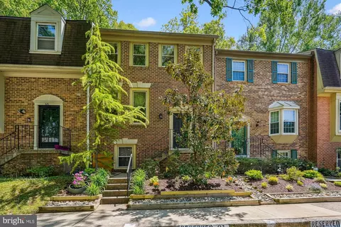 8 Plum Grove Way, Gaithersburg, MD 20878