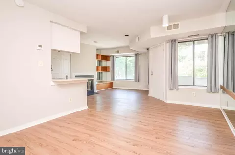 9708 Hellingly #214, Montgomery Village, MD 20886