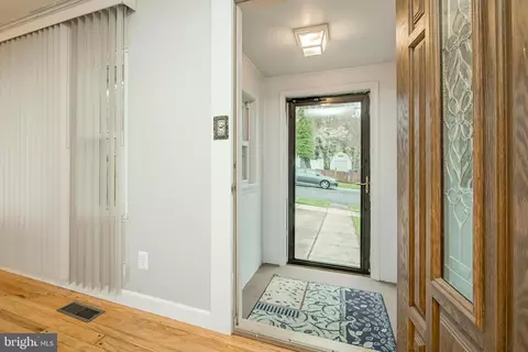 1500 Gleason St, Silver Spring, MD 20902 photo 2