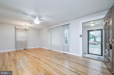 1500 Gleason St, Silver Spring, MD 20902 photo 3