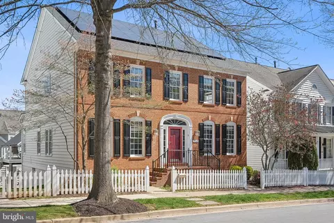 930 Rockborn St, Gaithersburg, MD 20878