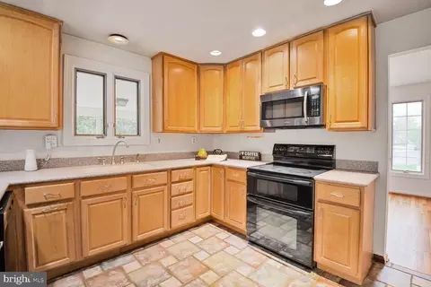 13002 Camellia Dr, Silver Spring, MD 20906 photo 8