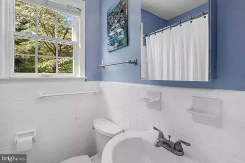 Bath - 10406 Brookmoor Dr, Silver Spring, MD 20901 photo 2 of 4