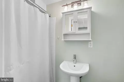 Bath - 10406 Brookmoor Dr, Silver Spring, MD 20901 photo 4 of 4