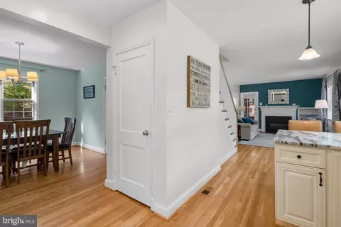 Entry Way - 10406 Brookmoor Dr, Silver Spring, MD 20901 photo 2 of 3