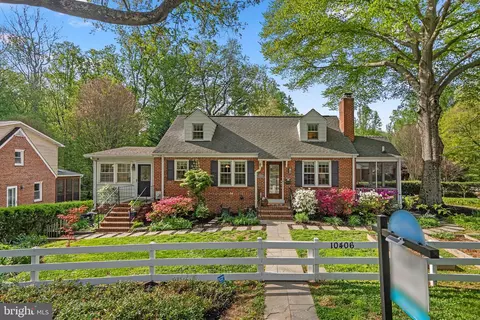 Exterior - 10406 Brookmoor Dr, Silver Spring, MD 20901 photo 2 of 9