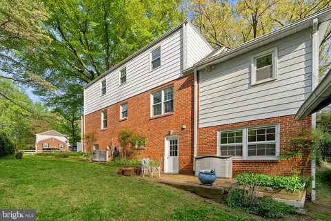 Exterior - 10406 Brookmoor Dr, Silver Spring, MD 20901 photo 9 of 9