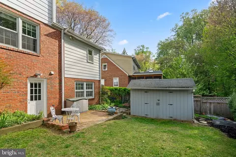Exterior - 10406 Brookmoor Dr, Silver Spring, MD 20901 photo 8 of 9