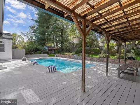Exterior - 17712 Longdraft Rd, Gaithersburg, MD 20878 photo 7 of 22