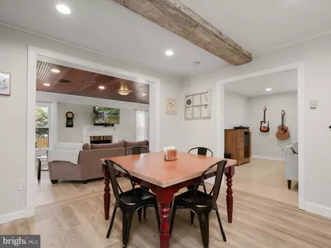 Dining - 17712 Longdraft Rd, Gaithersburg, MD 20878 photo 3 of 3