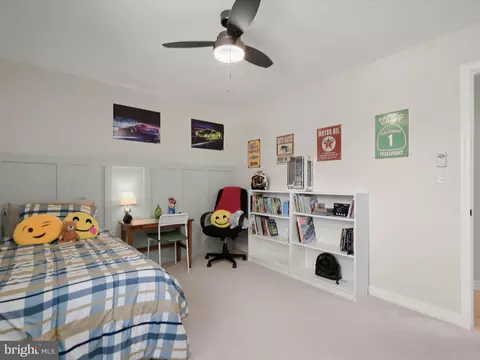 Bedroom - 17712 Longdraft Rd, Gaithersburg, MD 20878 photo 4 of 11