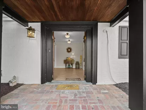 Entry Way - 17712 Longdraft Rd, Gaithersburg, MD 20878 photo 1 of 6