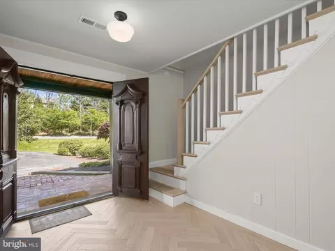 Entry Way - 17712 Longdraft Rd, Gaithersburg, MD 20878 photo 2 of 6
