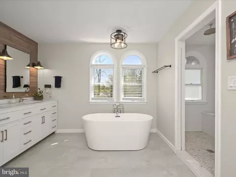 Bath - 17712 Longdraft Rd, Gaithersburg, MD 20878 photo 1 of 8