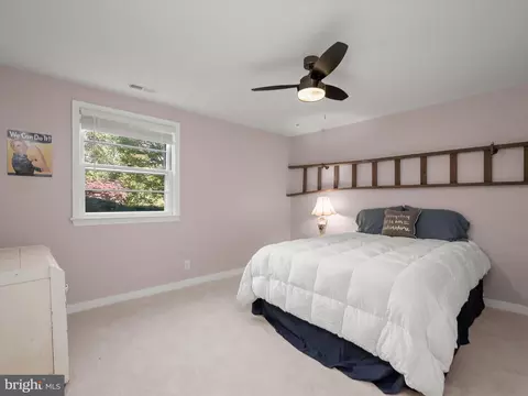 Bedroom - 17712 Longdraft Rd, Gaithersburg, MD 20878 photo 10 of 11