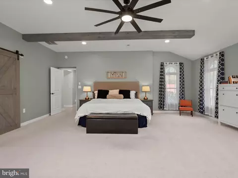 Bedroom - 17712 Longdraft Rd, Gaithersburg, MD 20878 photo 2 of 11