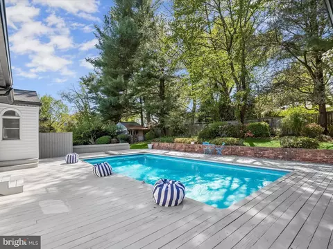 Exterior - 17712 Longdraft Rd, Gaithersburg, MD 20878 photo 9 of 22