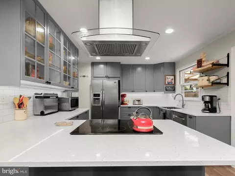 Kitchen - 17712 Longdraft Rd, Gaithersburg, MD 20878 photo 2 of 6